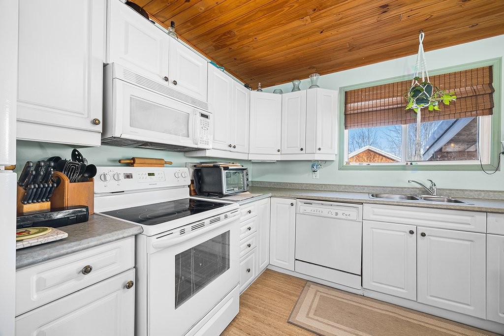 









4


Av. Edgewood

,
Bristol,




QC
J0X1G0

