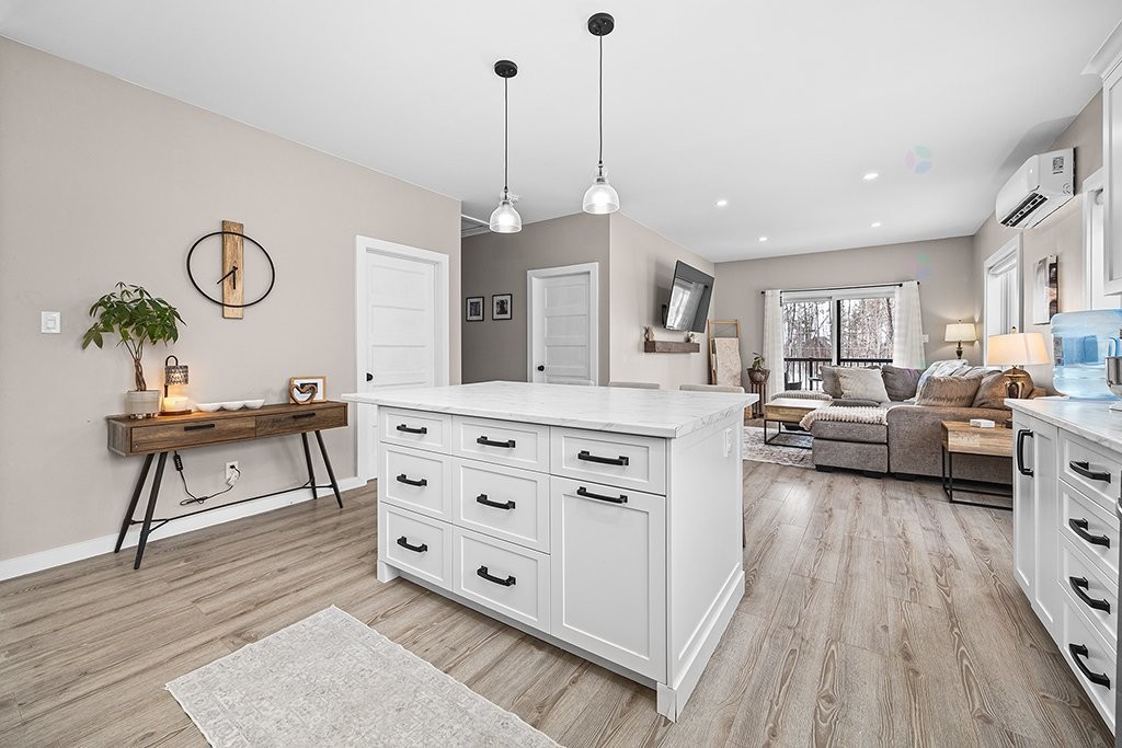 









94


Av. Paradise

,
Mansfield-et-Pontefract,




QC
J0X1R0

