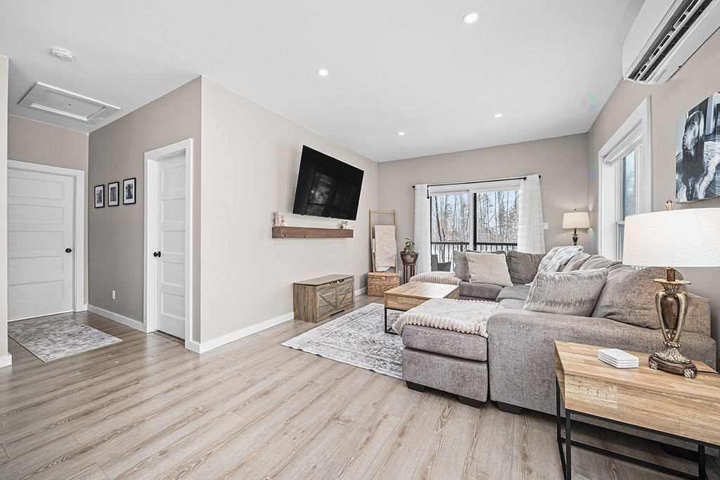 









94


Av. Paradise

,
Mansfield-et-Pontefract,




QC
J0X1R0

