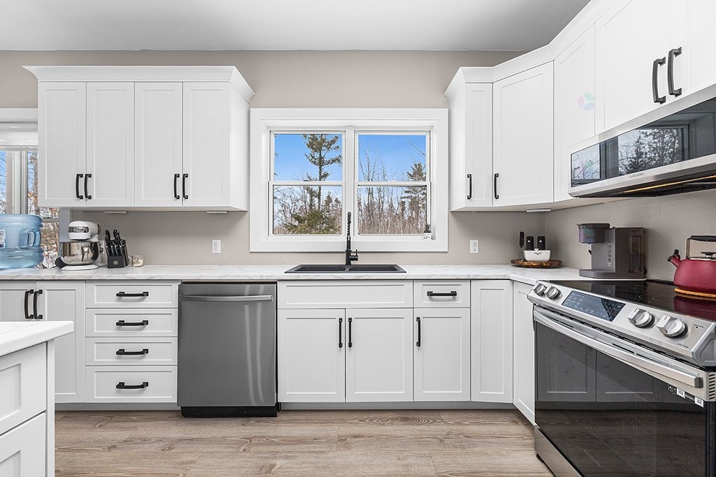 









94


Av. Paradise

,
Mansfield-et-Pontefract,




QC
J0X1R0

