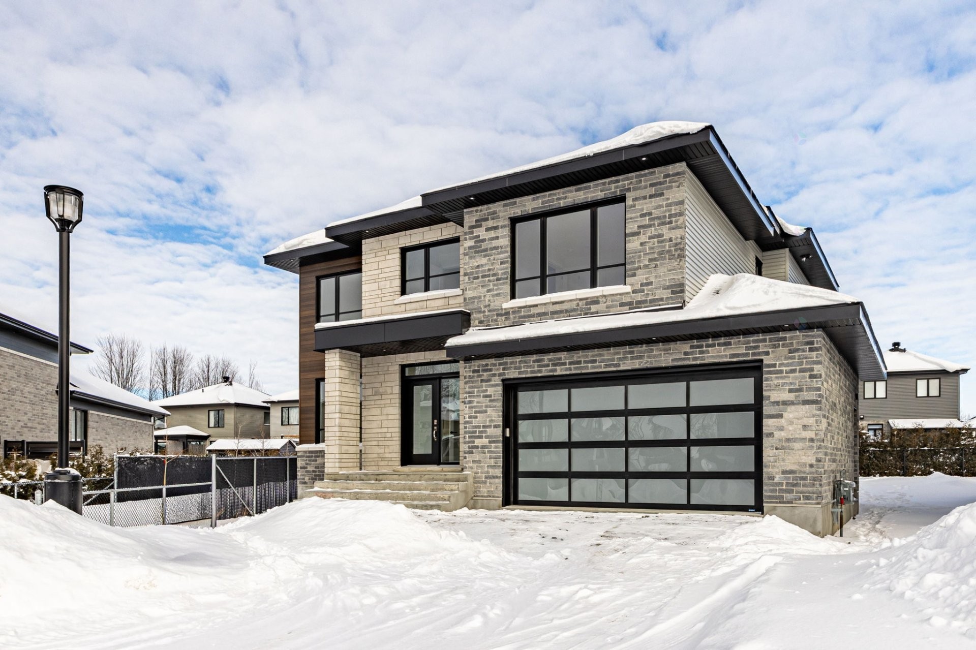 









755


Rue Louis-Quilico

,
Boucherville,




QC
J4B0H5

