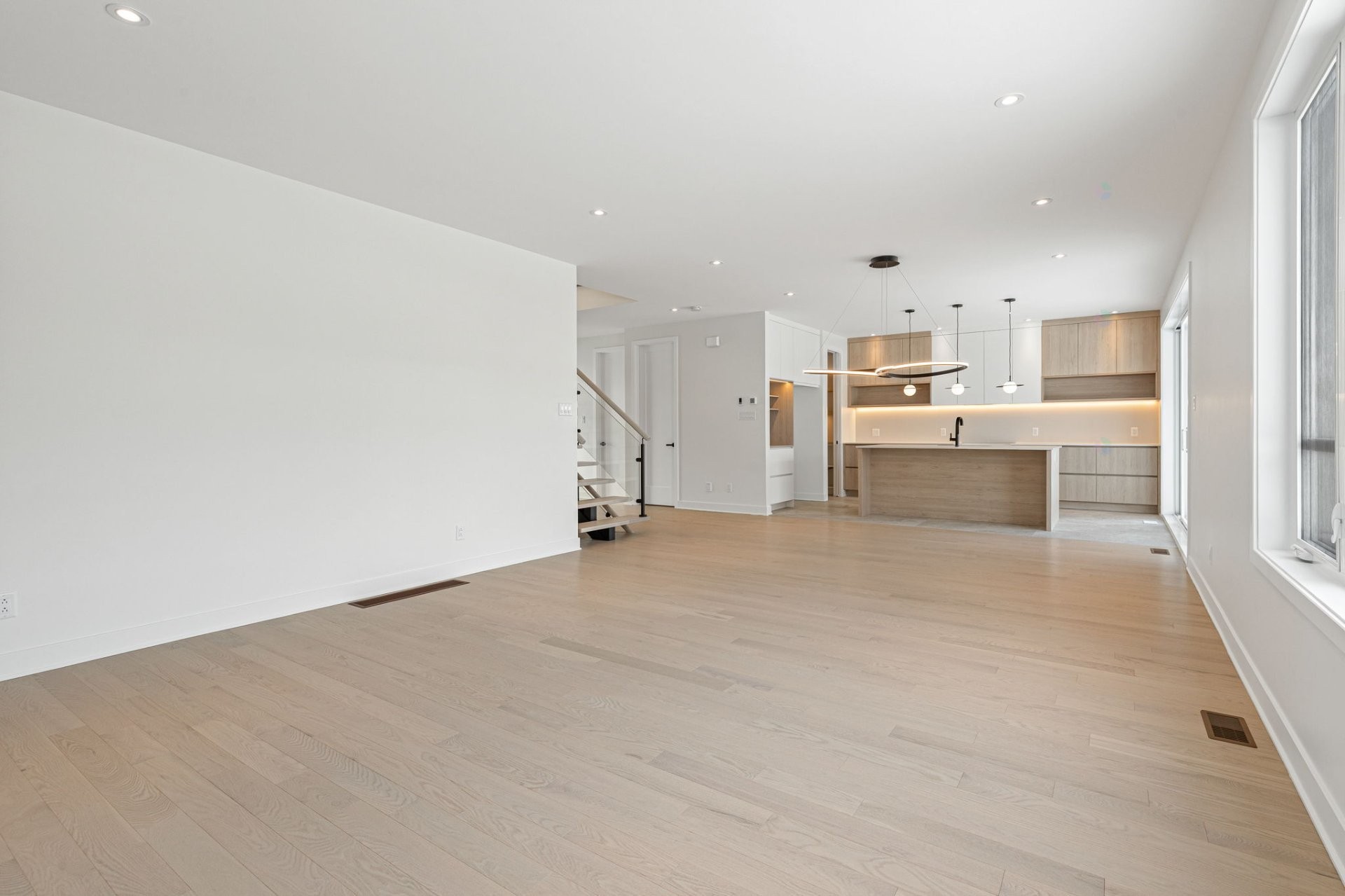 









755


Rue Louis-Quilico

,
Boucherville,




QC
J4B0H5

