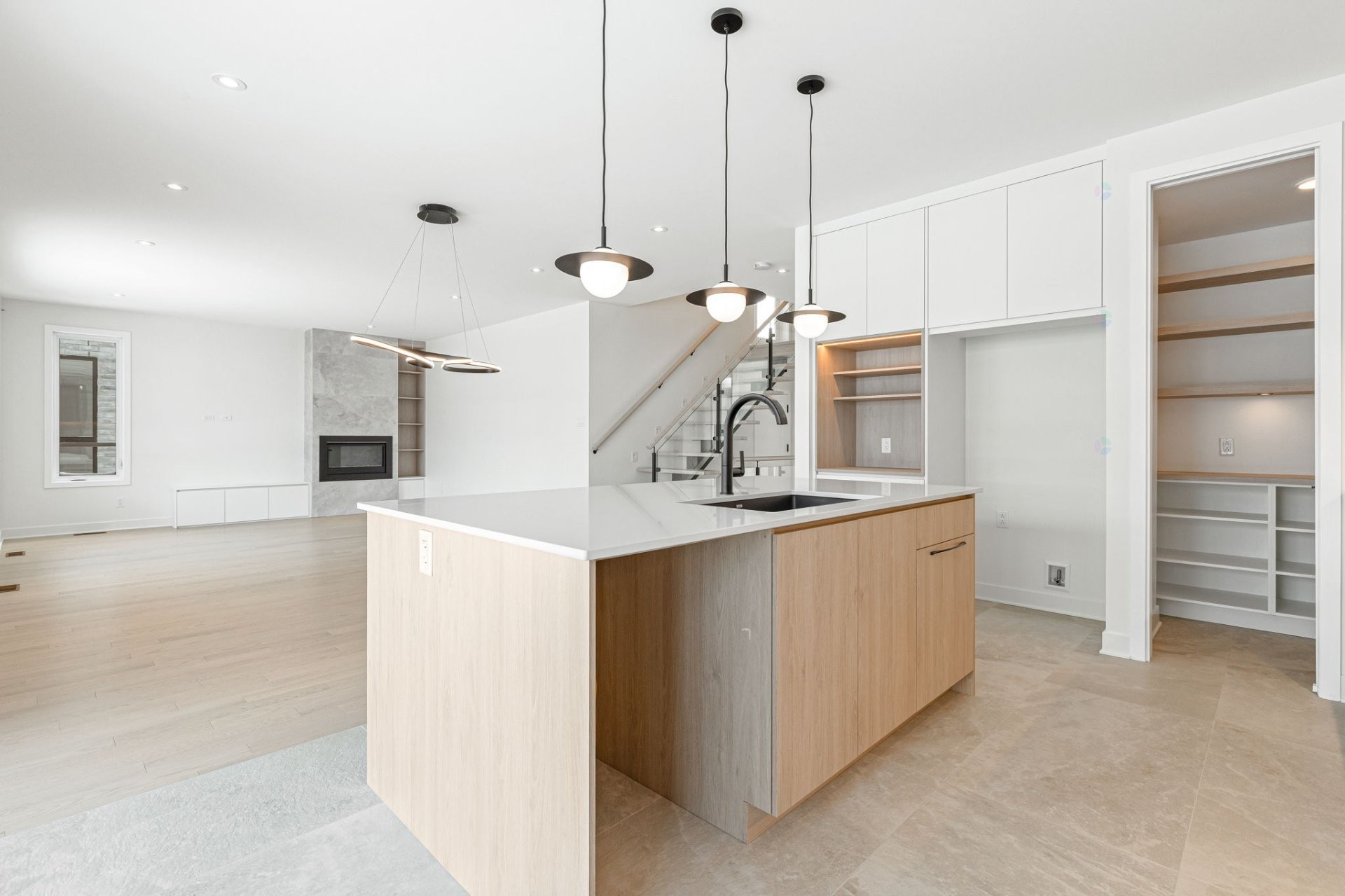 









755


Rue Louis-Quilico

,
Boucherville,




QC
J4B0H5

