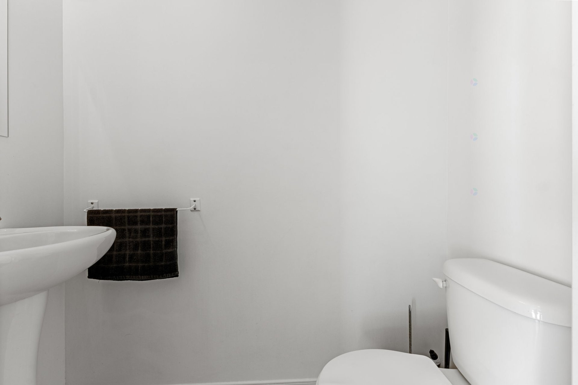 









18


Rue Adonis

, B,
Val-des-Monts,




QC
J8N0C1

