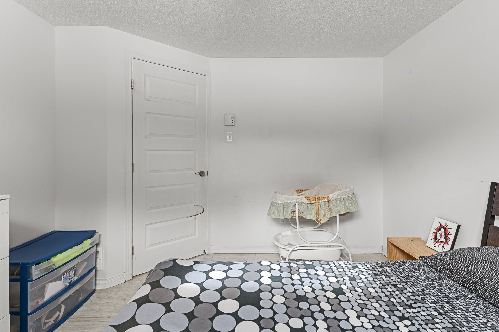 









18


Rue Adonis

, B,
Val-des-Monts,




QC
J8N0C1

