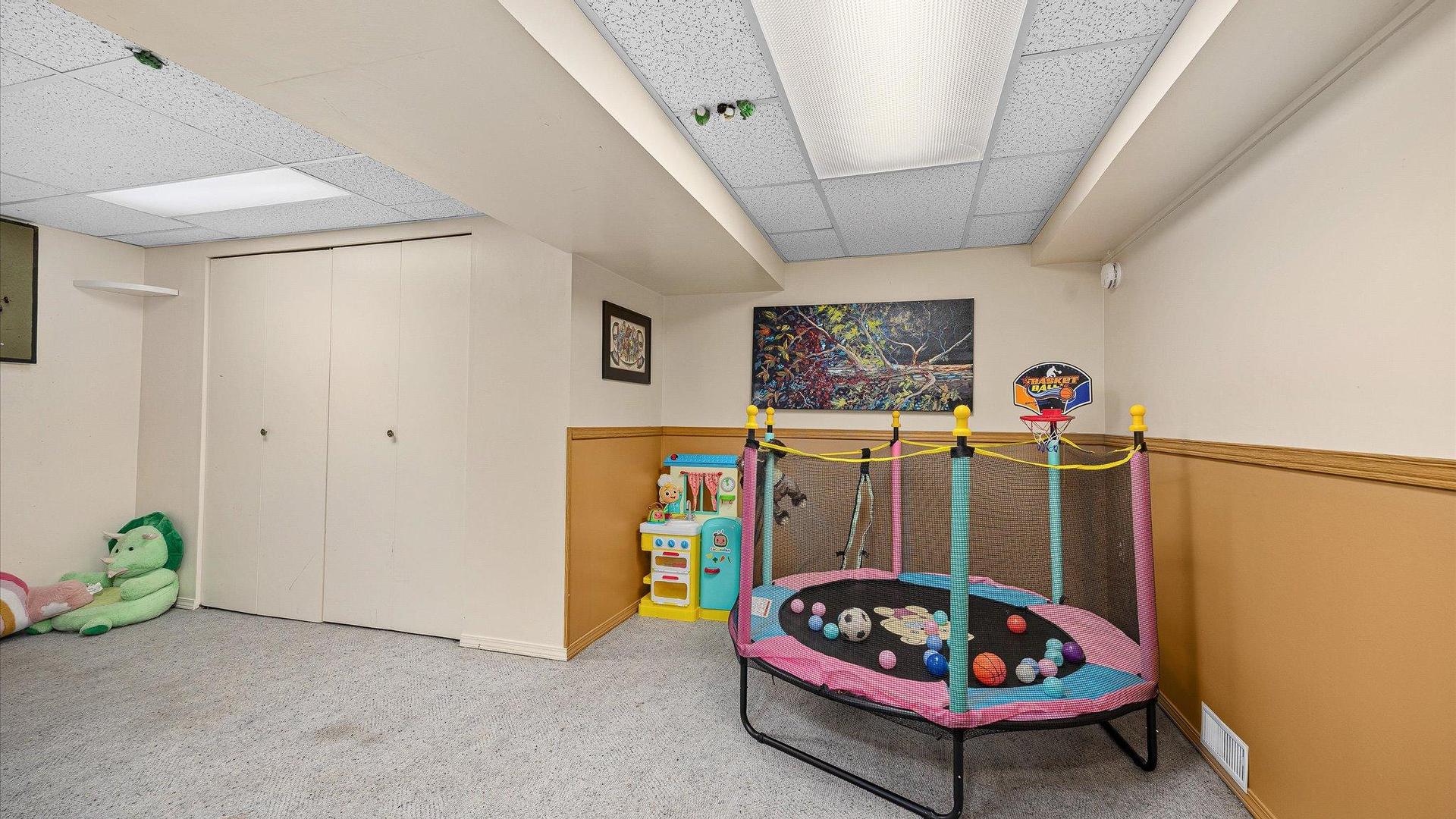 









2055


Ethel

Street, 15,
Kelowna,




BC
V1Y 2Z6

