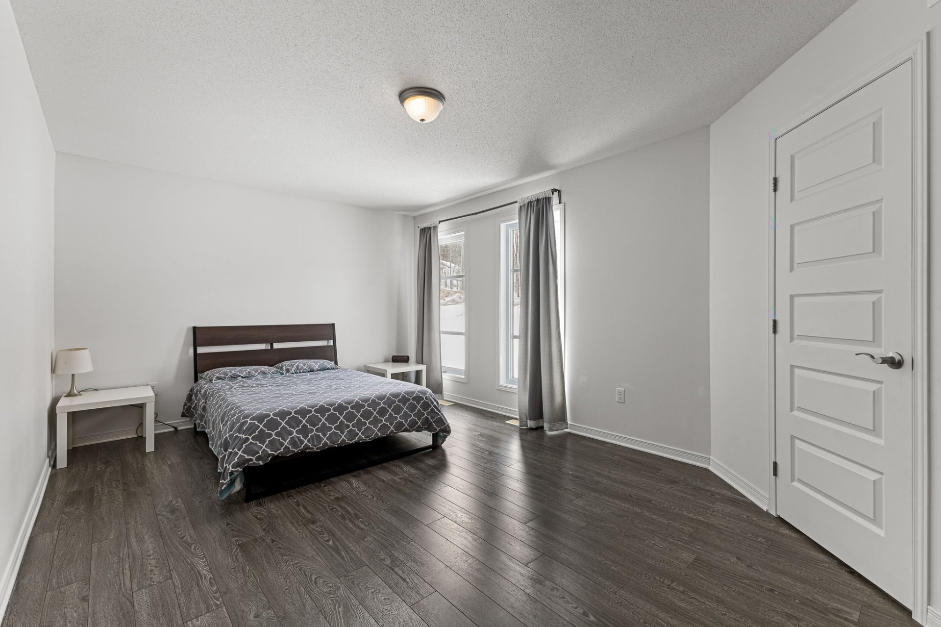 









18Z


Rue Adonis

, B,
Val-des-Monts,




QC
J8N0C1

