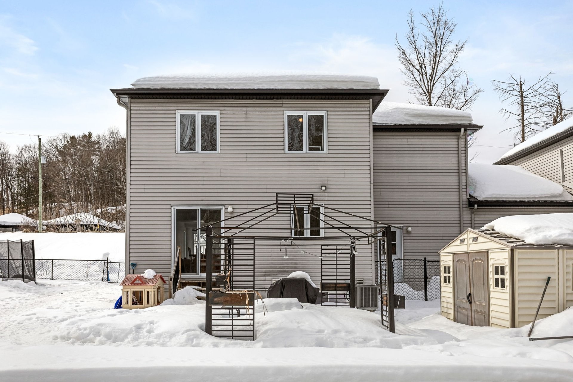 









18Z


Rue Adonis

, B,
Val-des-Monts,




QC
J8N0C1

