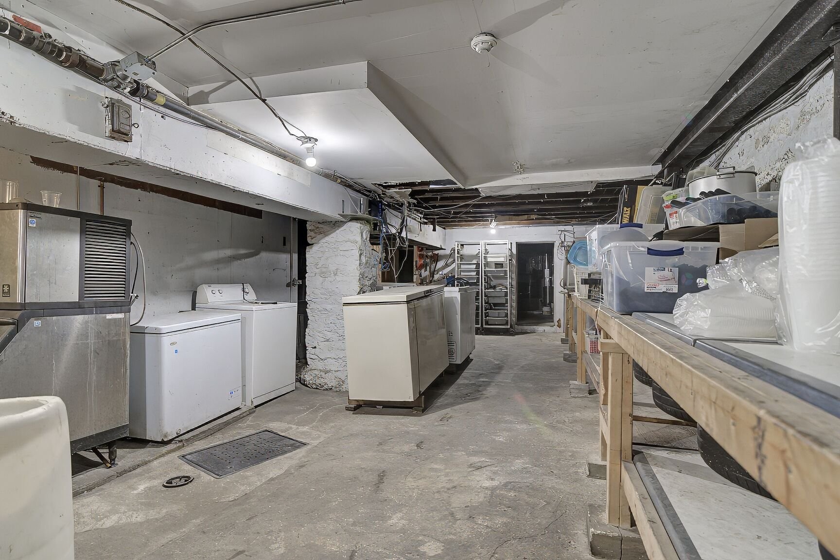 









1016


Boul. St-Laurent

,
Montréal (Ville-Marie),




QC
H2Z1J3

