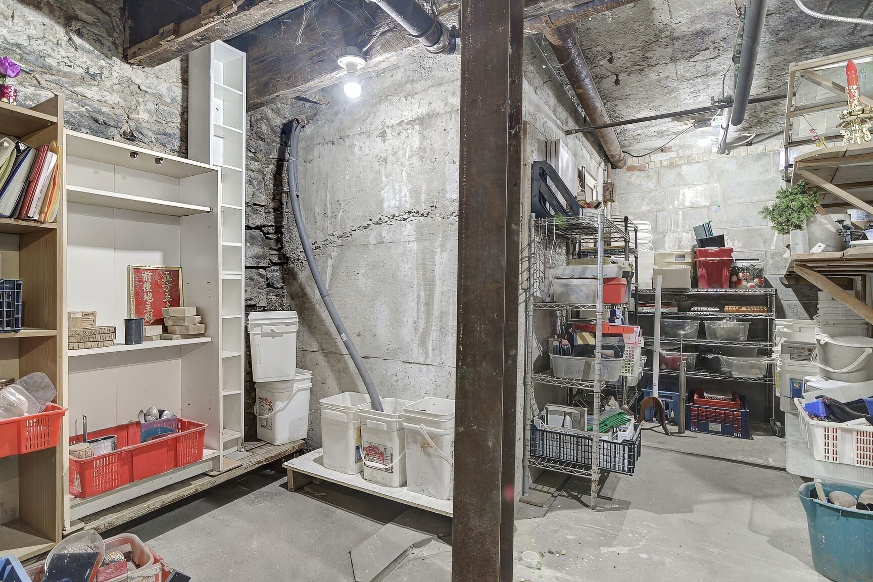 









1016


Boul. St-Laurent

,
Montréal (Ville-Marie),




QC
H2Z1J3

