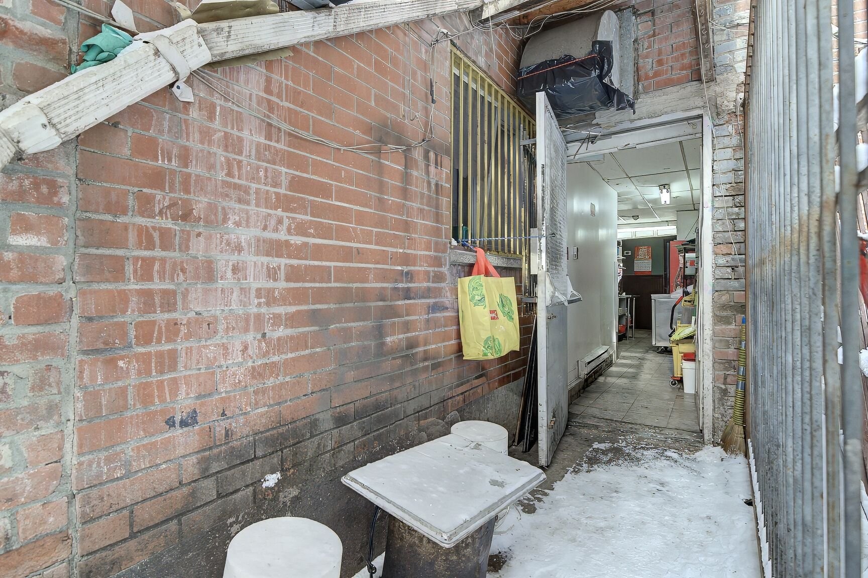 









1016


Boul. St-Laurent

,
Montréal (Ville-Marie),




QC
H2Z1J3

