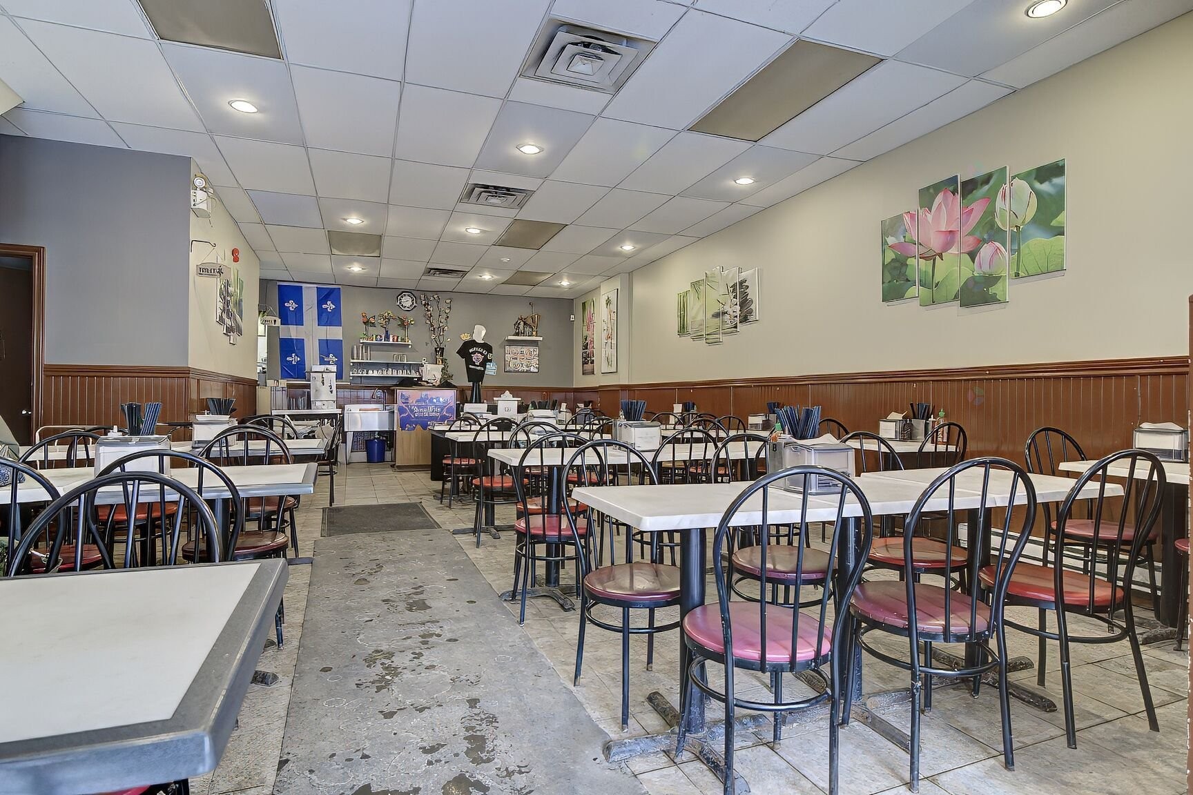 









1016


Boul. St-Laurent

,
Montréal (Ville-Marie),




QC
H2Z1J3

