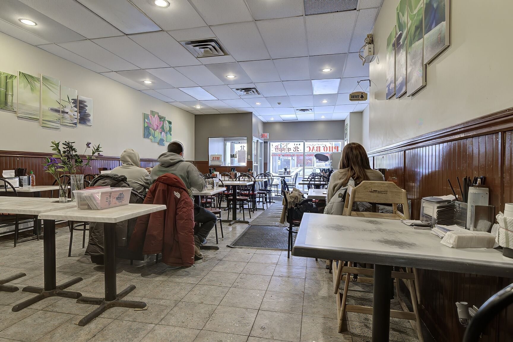 









1016


Boul. St-Laurent

,
Montréal (Ville-Marie),




QC
H2Z1J3

