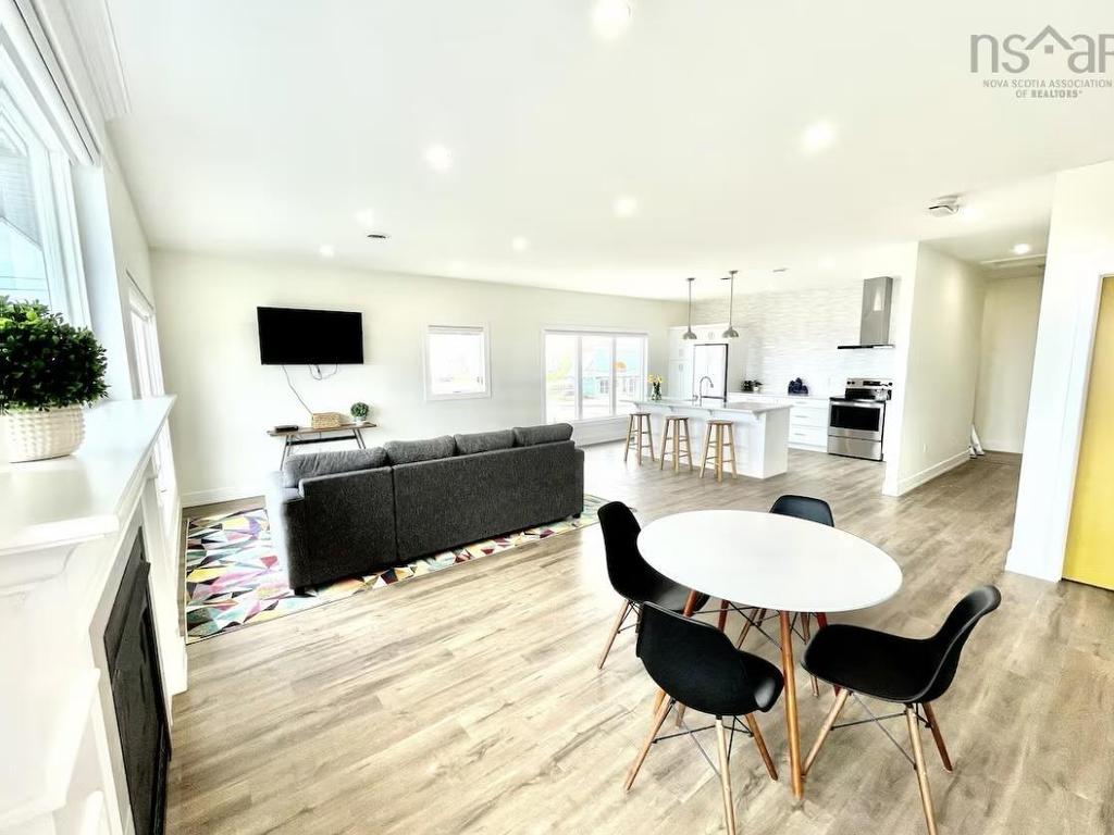 












15751 Central Avenue

,
Inverness,




NS
B0E 1N0

