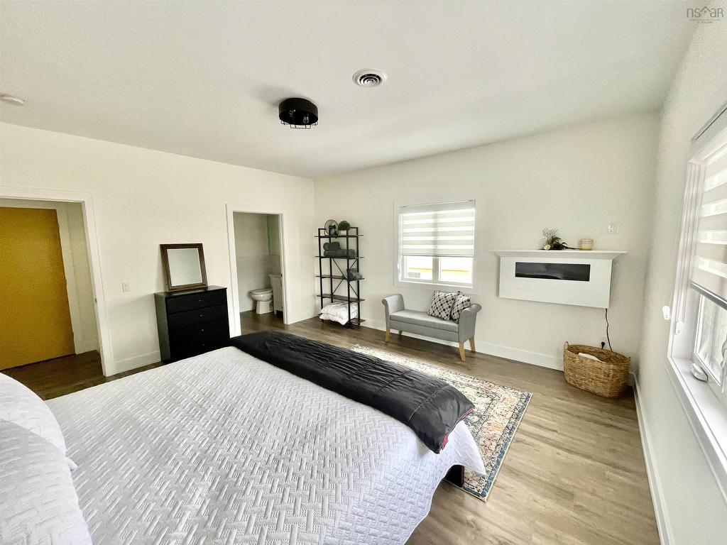 












15751 Central Avenue

,
Inverness,




NS
B0E 1N0

