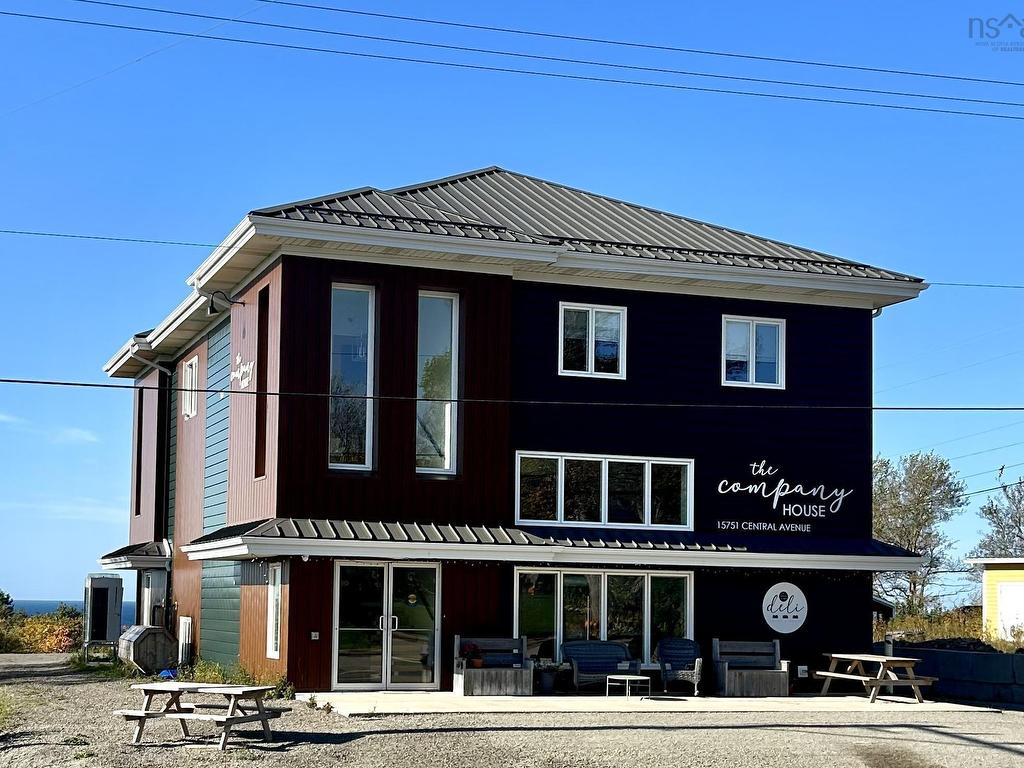 












15751 Central Avenue

,
Inverness,




NS
B0E 1N0

