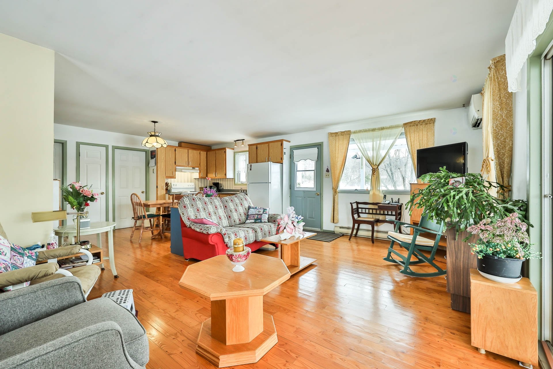 









2936


Route 148

,
Grenville-sur-la-Rouge,




QC
J0V1B0

