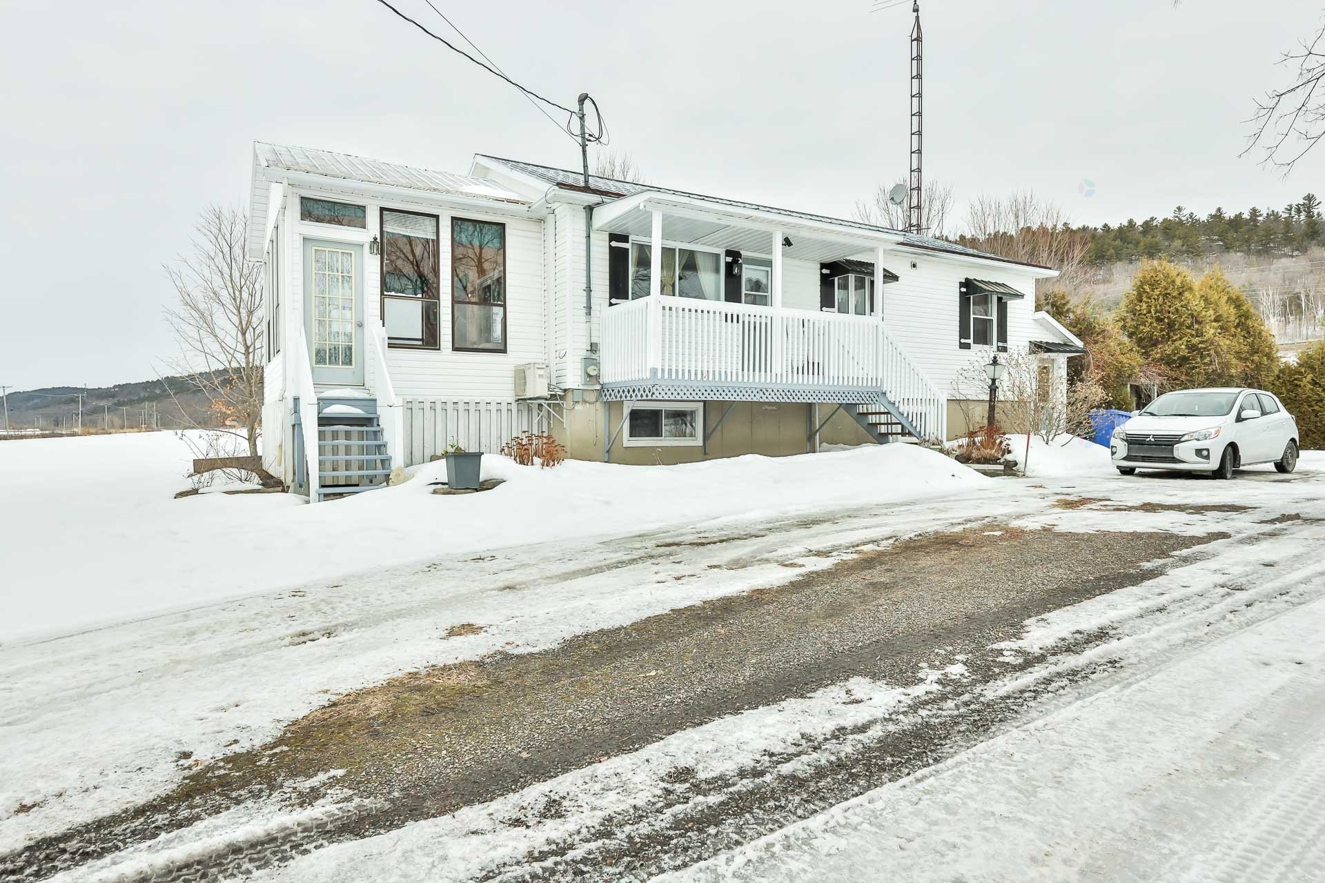 









2936


Route 148

,
Grenville-sur-la-Rouge,




QC
J0V1B0

