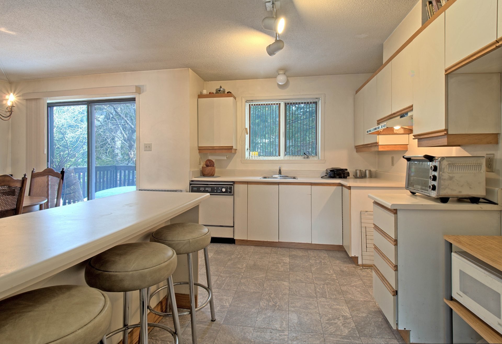 









3


Rue des Orchidées

,
Gatineau (Hull),




QC
J9A2L9

