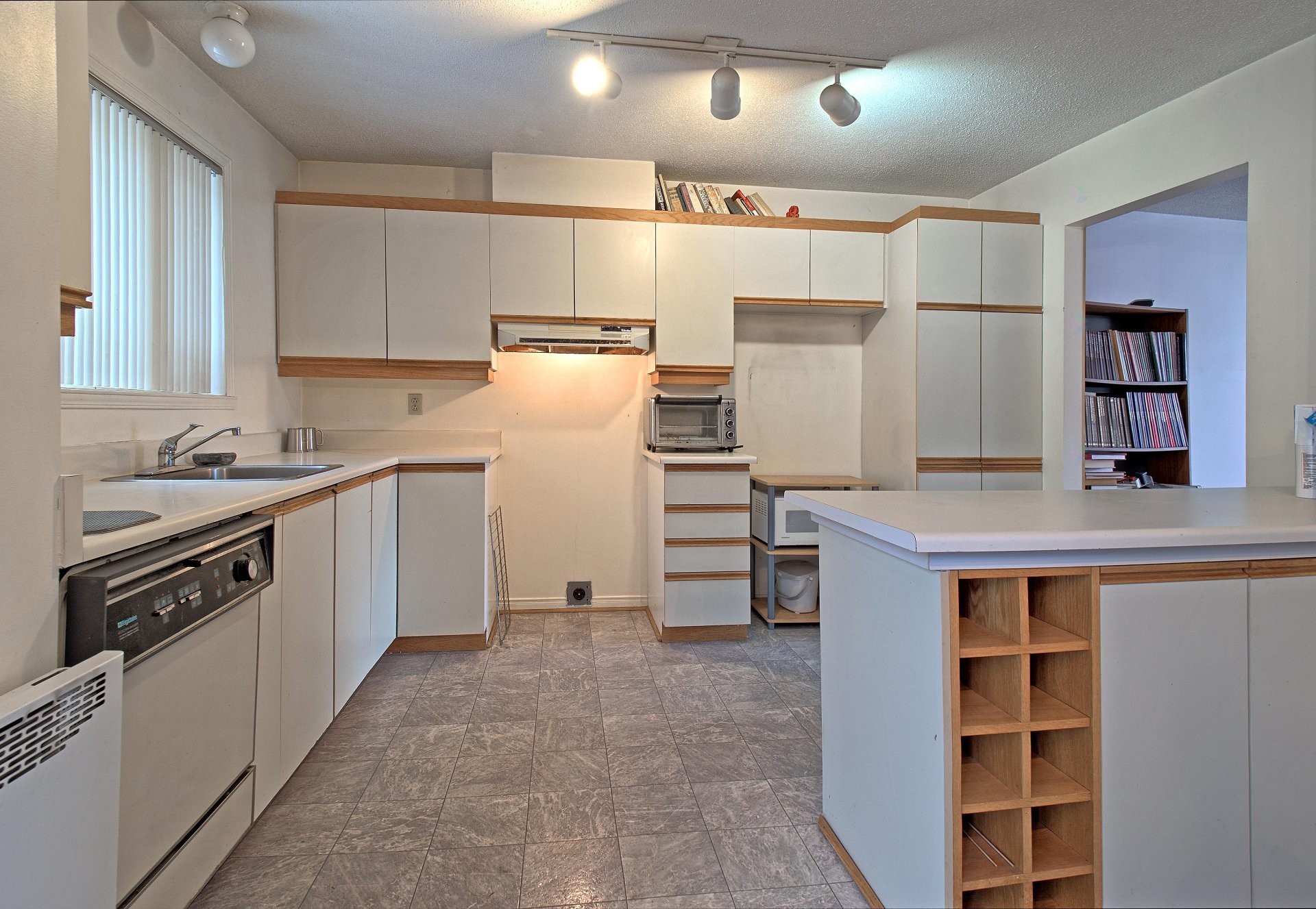 









3


Rue des Orchidées

,
Gatineau (Hull),




QC
J9A2L9

