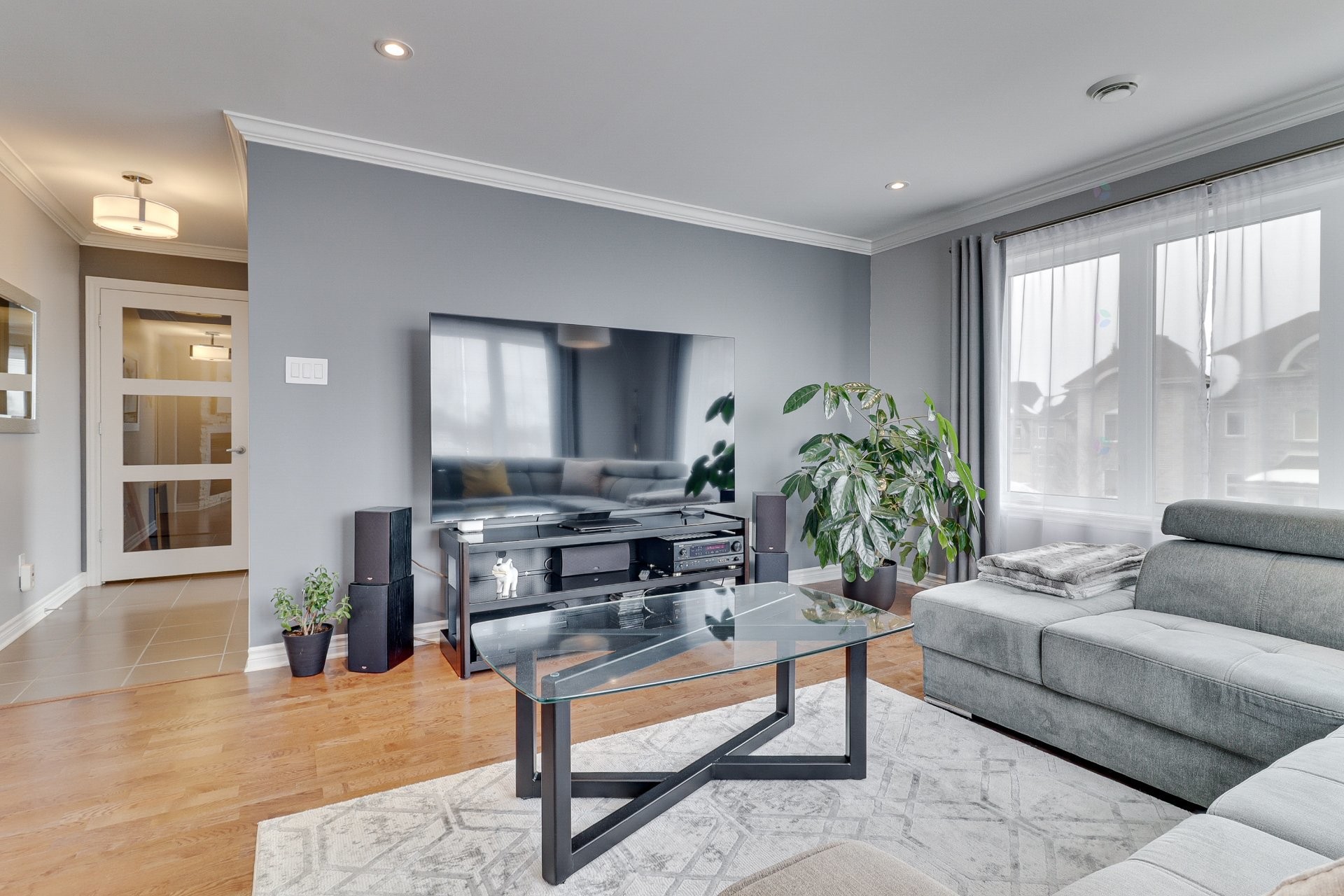 









43


37e Avenue E.

, 105,
Blainville,




QC
J7C5Z4

