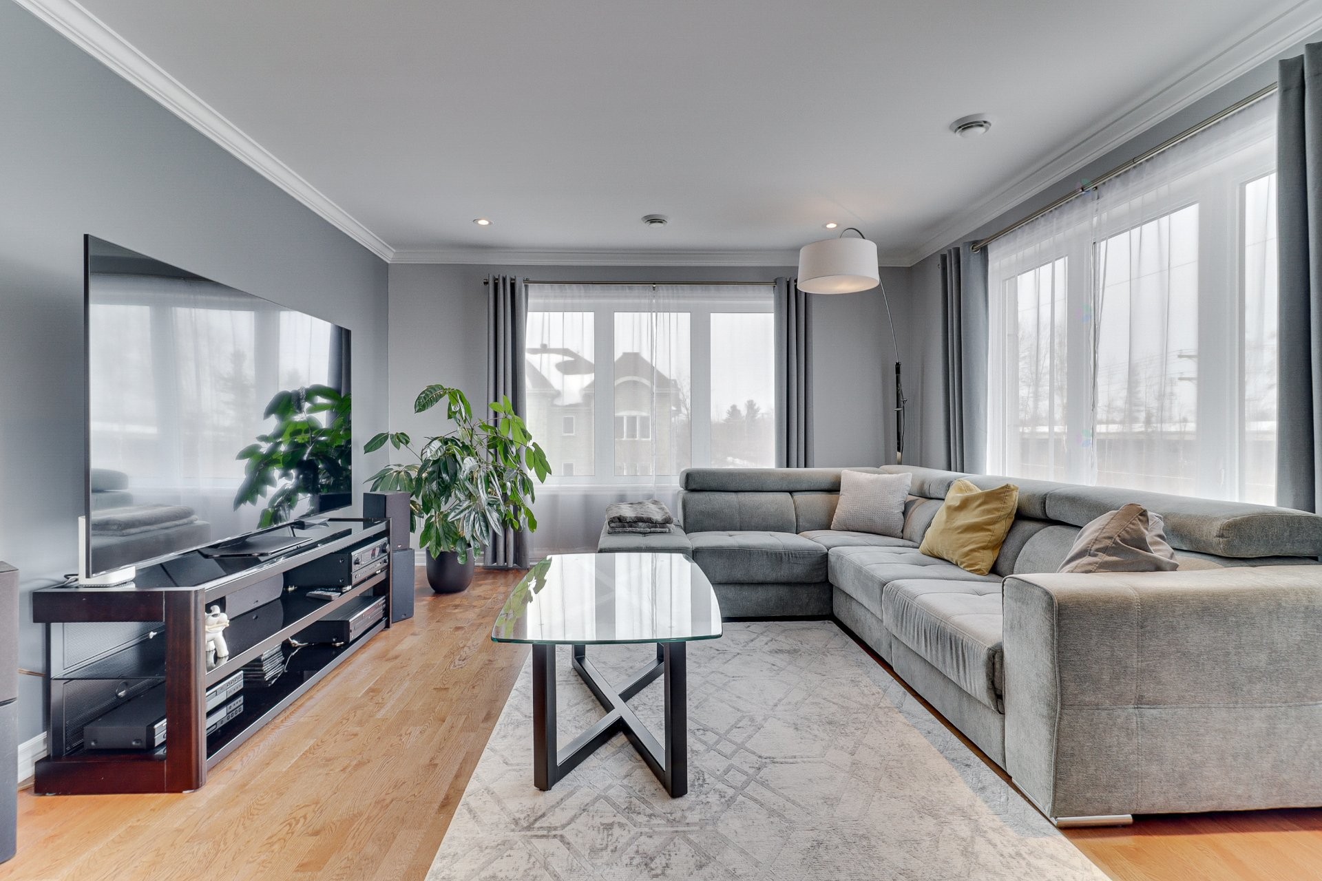 









43


37e Avenue E.

, 105,
Blainville,




QC
J7C5Z4

