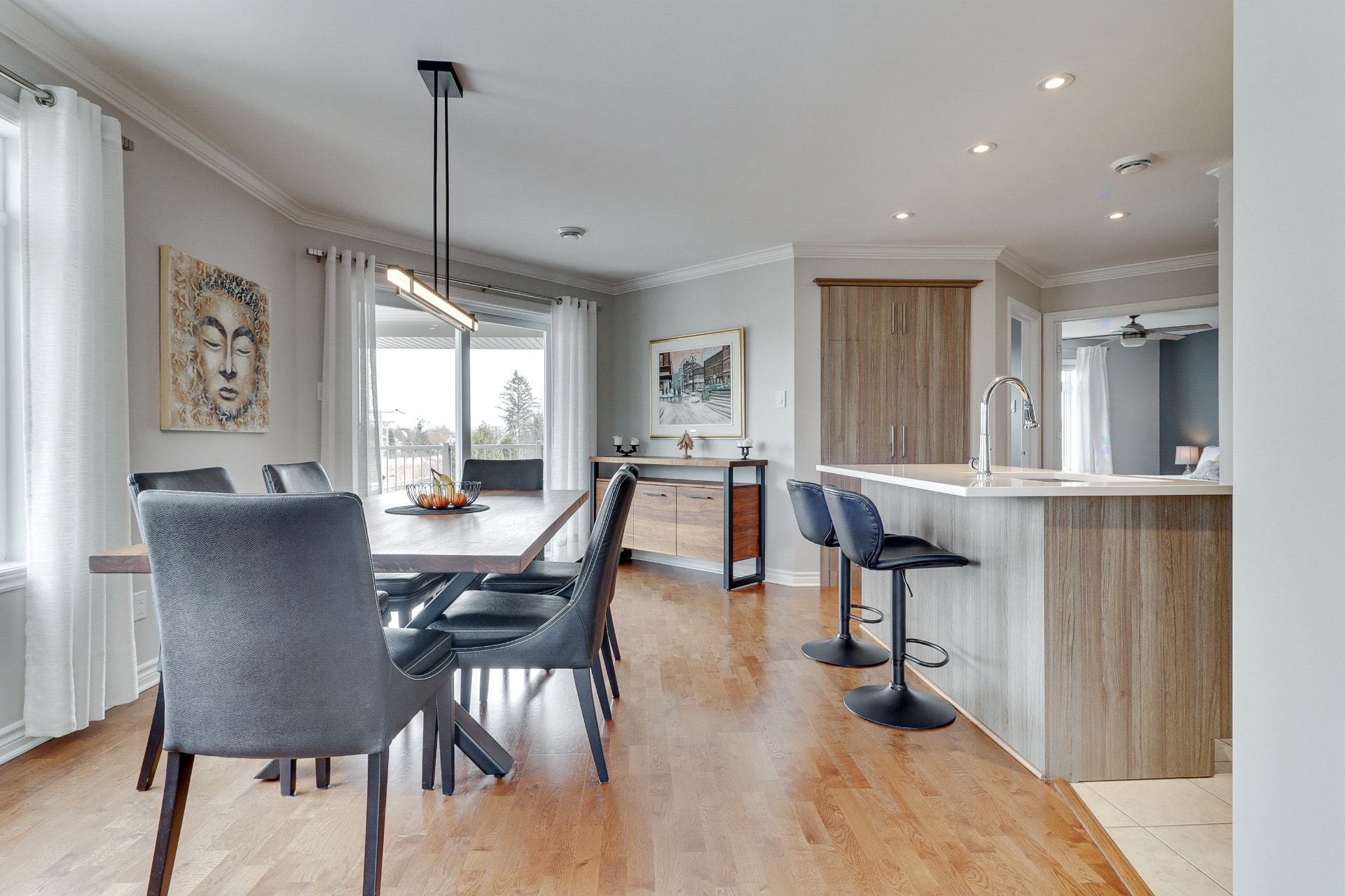 









43


37e Avenue E.

, 105,
Blainville,




QC
J7C5Z4

