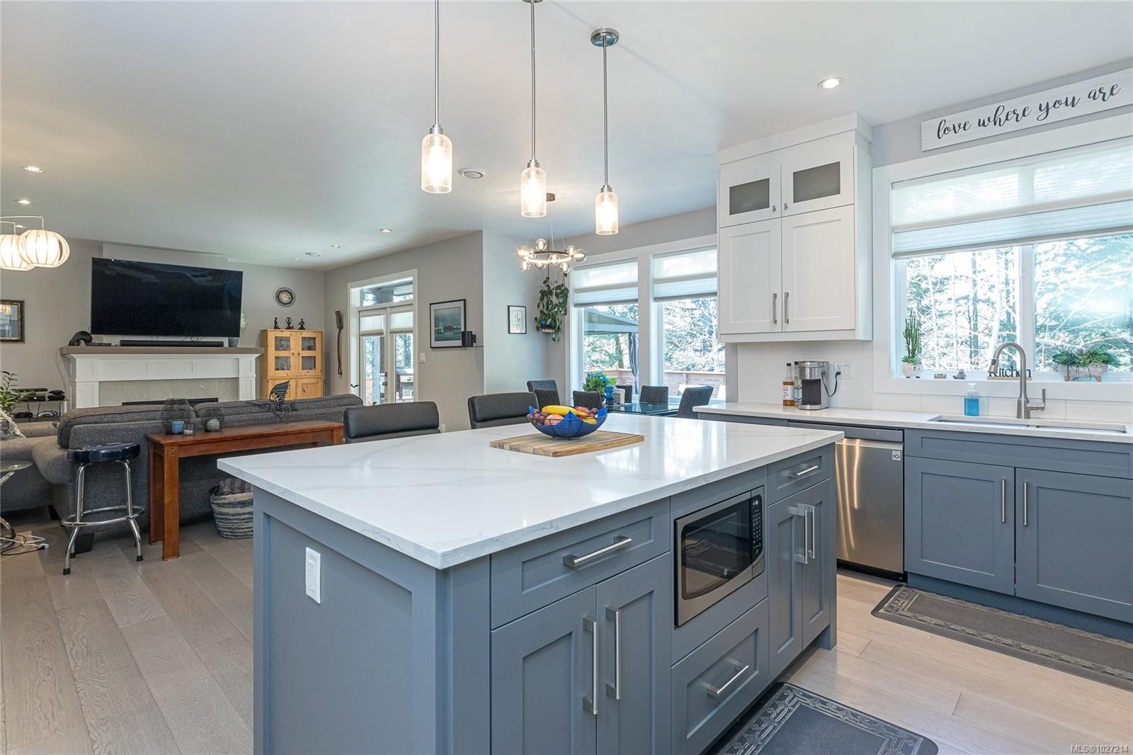 









2117


Triangle

Trail,
Langford,




BC
V9C 0R2

