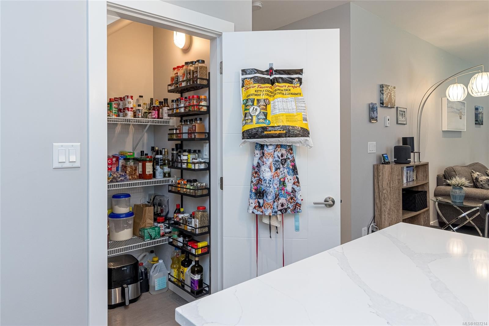 









2117


Triangle

Trail,
Langford,




BC
V9C 0R2

