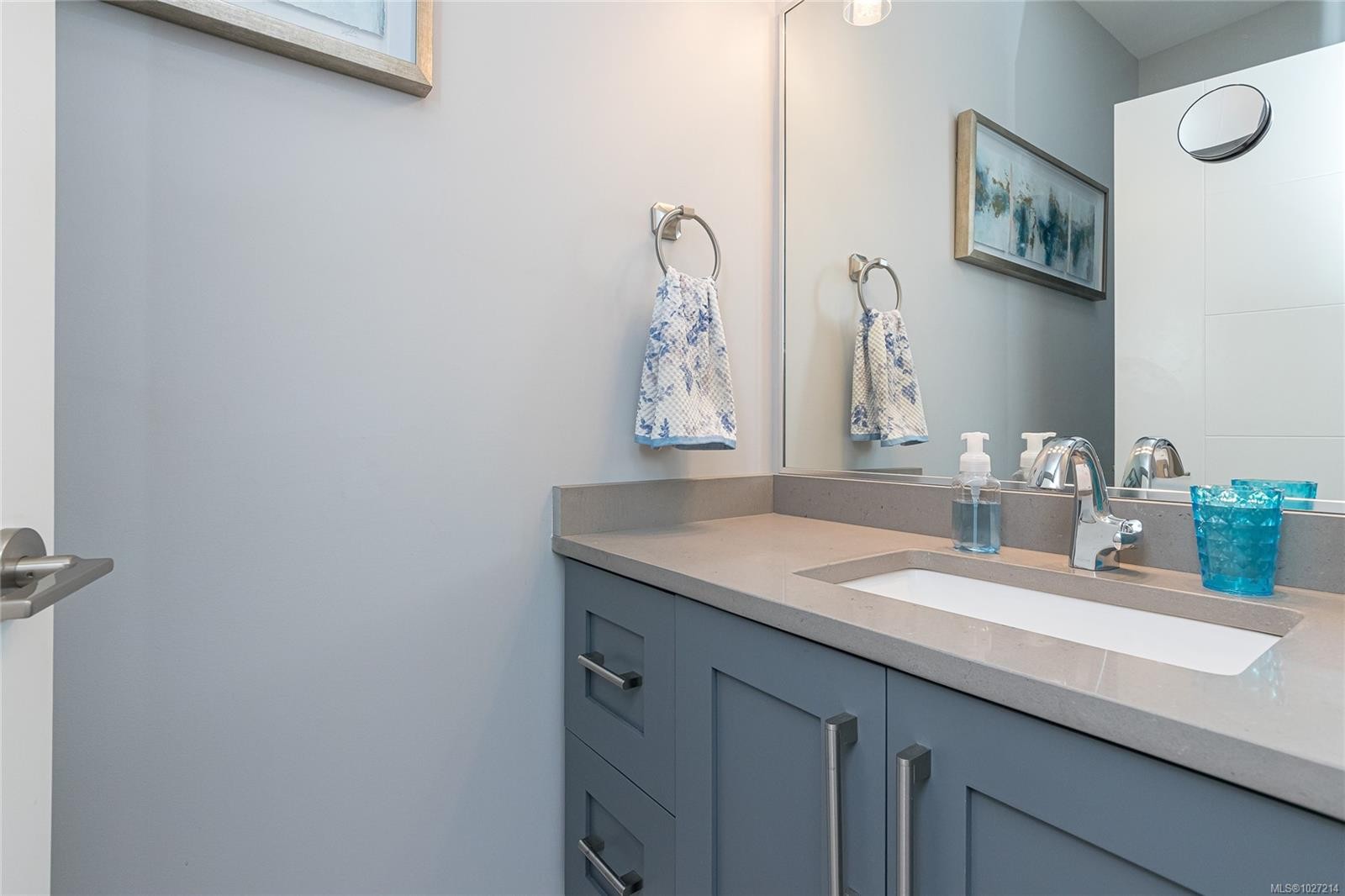 









2117


Triangle

Trail,
Langford,




BC
V9C 0R2

