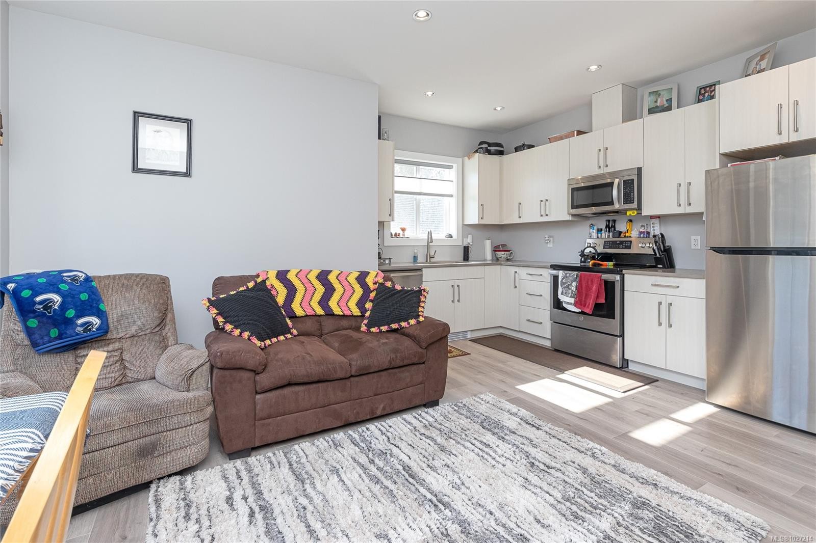 









2117


Triangle

Trail,
Langford,




BC
V9C 0R2

