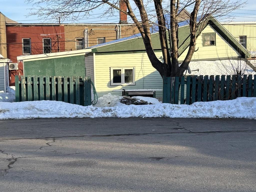 












8-10 Merritt Lane

,
North Sydney,




NS
B2A 0E1

