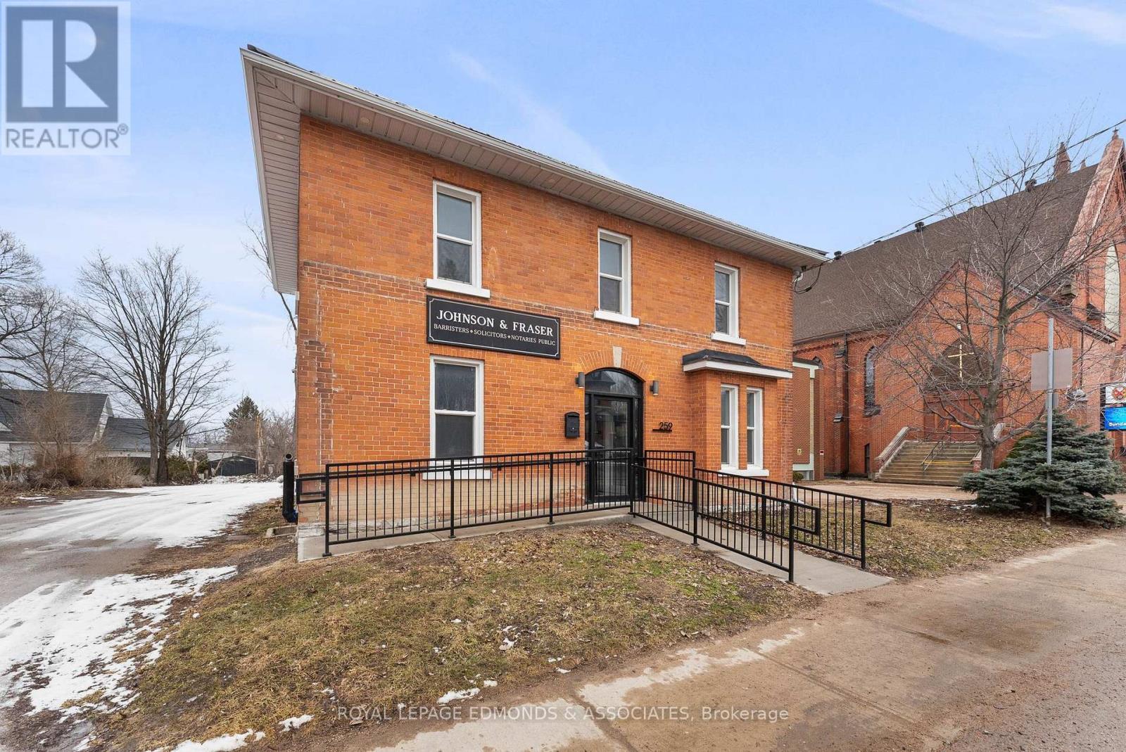 












259 PEMBROKE STREET E

,
Pembroke,




Ontario
K8A3J9

