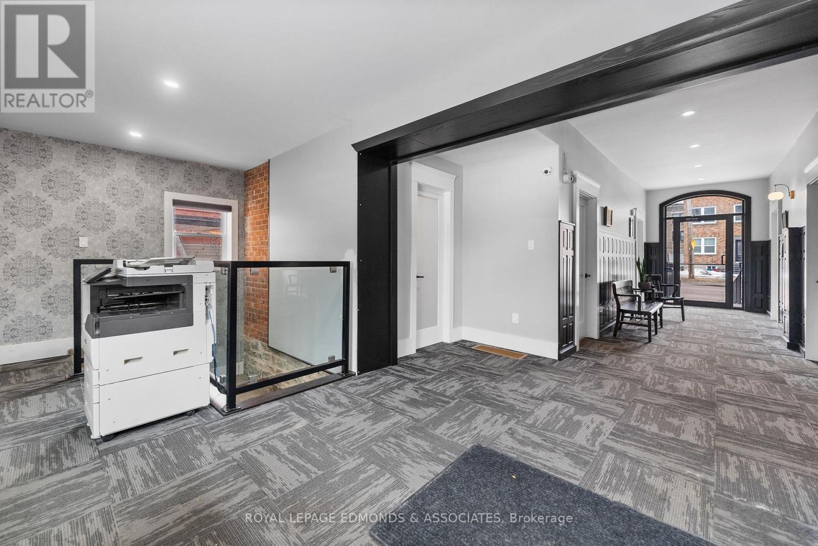 












259 PEMBROKE STREET E

,
Pembroke,




Ontario
K8A3J9

