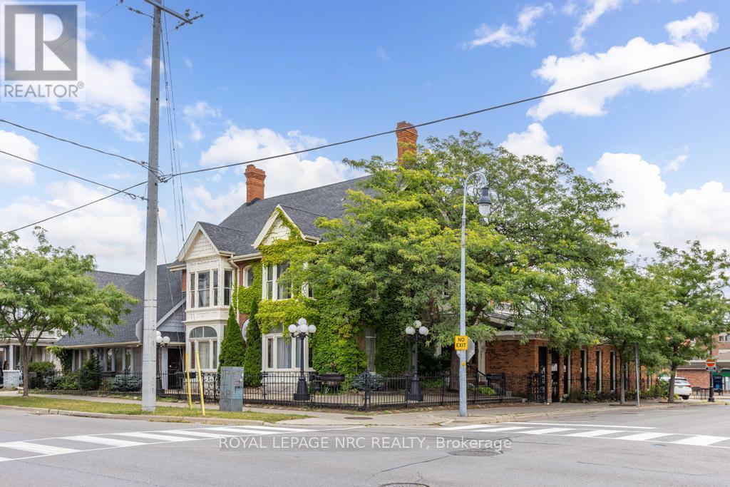 












22 ACADEMY STREET

,
St. Catharines,




Ontario
L2R4Z6

