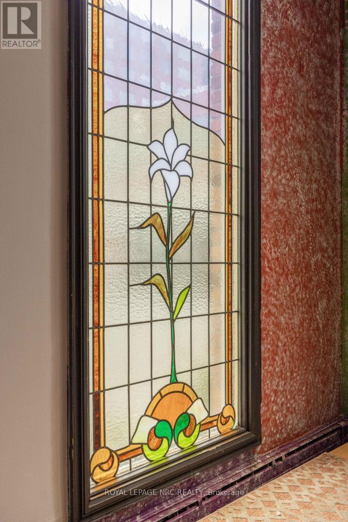 












22 ACADEMY STREET

,
St. Catharines,




Ontario
L2R4Z6

