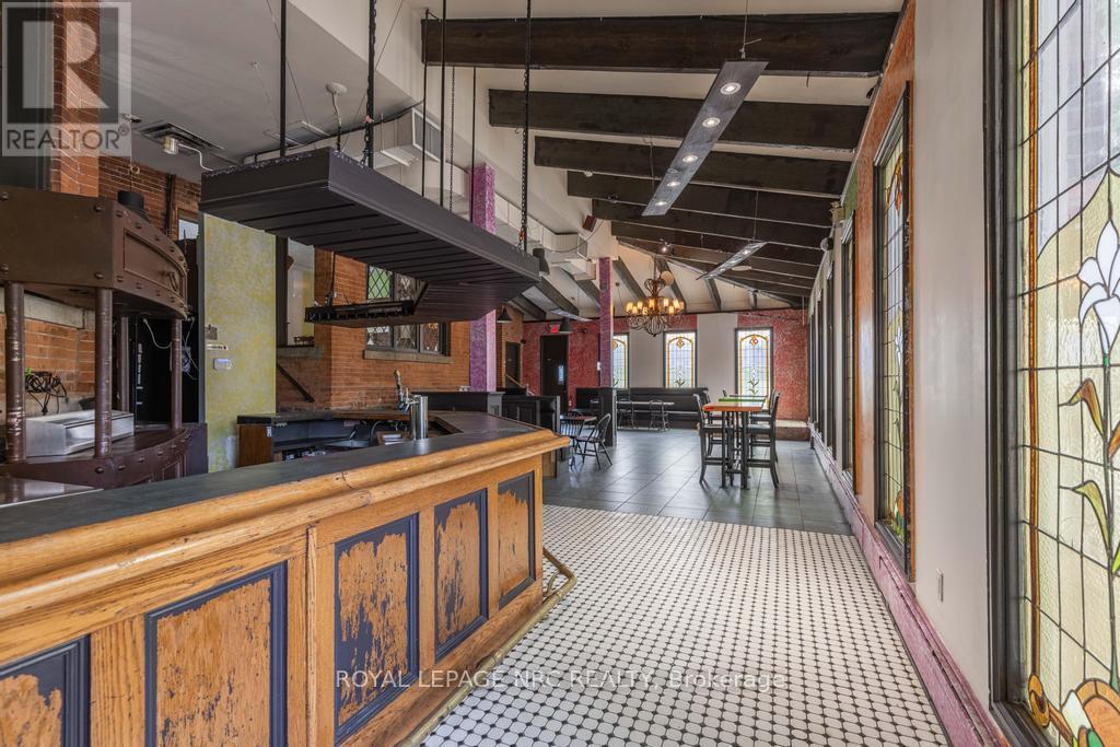 












22 ACADEMY STREET

,
St. Catharines,




Ontario
L2R4Z6

