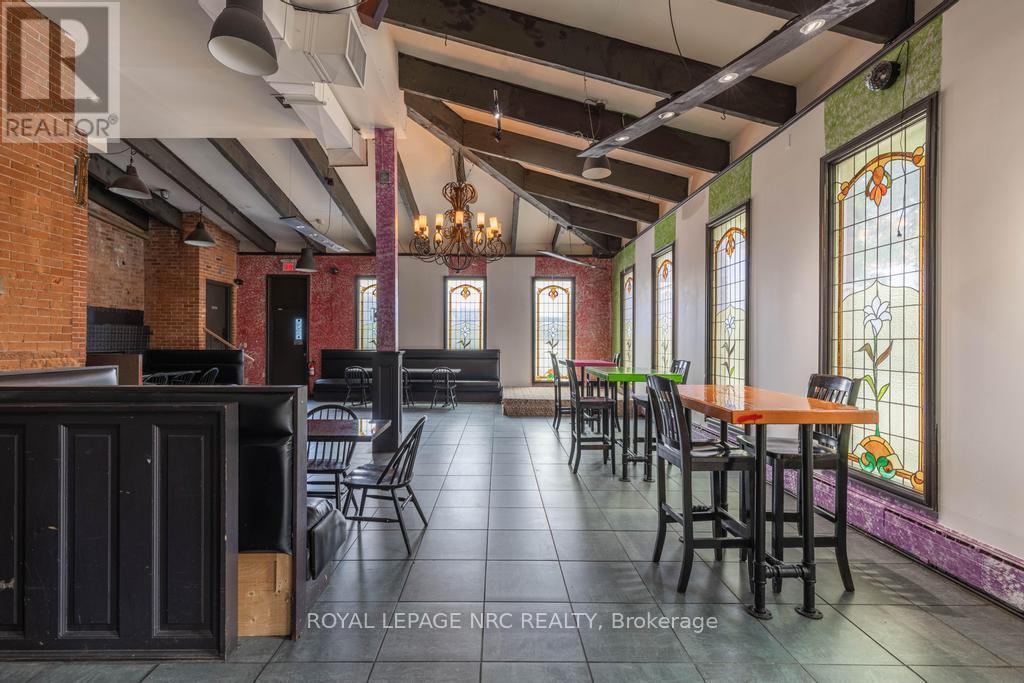 












22 ACADEMY STREET

,
St. Catharines,




Ontario
L2R4Z6

