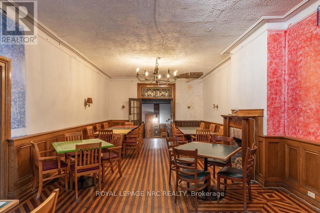 












22 ACADEMY STREET

,
St. Catharines,




Ontario
L2R4Z6

