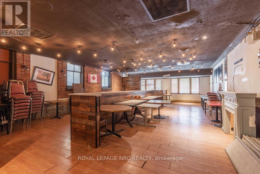 












22 ACADEMY STREET

,
St. Catharines,




Ontario
L2R4Z6

