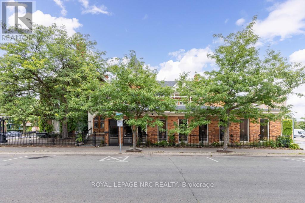 












22 ACADEMY STREET

,
St. Catharines,




Ontario
L2R4Z6

