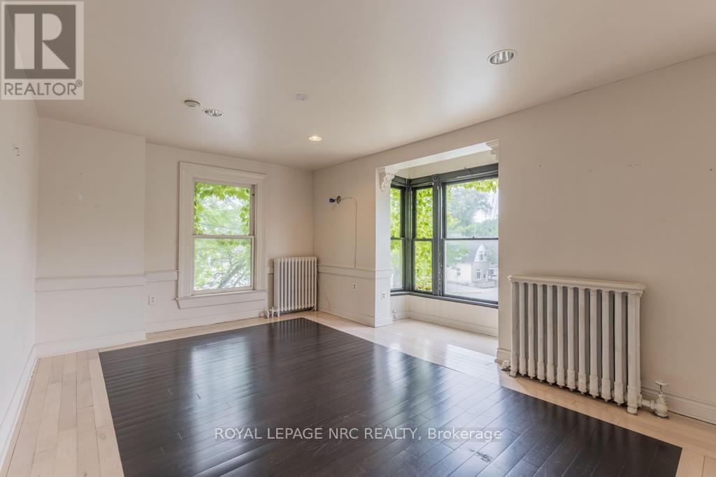 












22 ACADEMY STREET

,
St. Catharines,




Ontario
L2R4Z6

