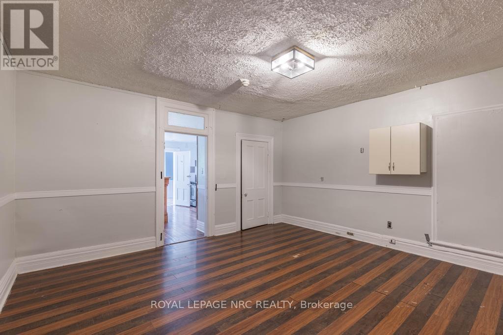 












22 ACADEMY STREET

,
St. Catharines,




Ontario
L2R4Z6

