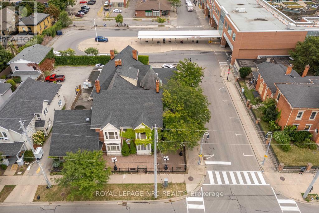 












22 ACADEMY STREET

,
St. Catharines,




Ontario
L2R4Z6

