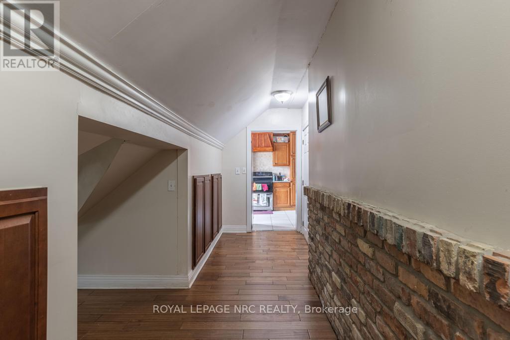 












22 ACADEMY STREET

,
St. Catharines,




Ontario
L2R4Z6

