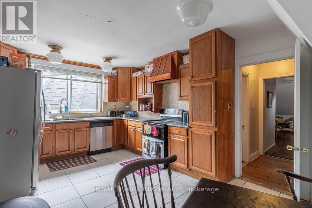 












22 ACADEMY STREET

,
St. Catharines,




Ontario
L2R4Z6

