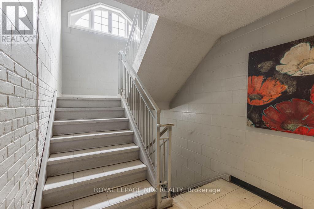 












22 ACADEMY STREET

,
St. Catharines,




Ontario
L2R4Z6

