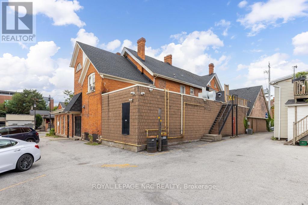 












22 ACADEMY STREET

,
St. Catharines,




Ontario
L2R4Z6

