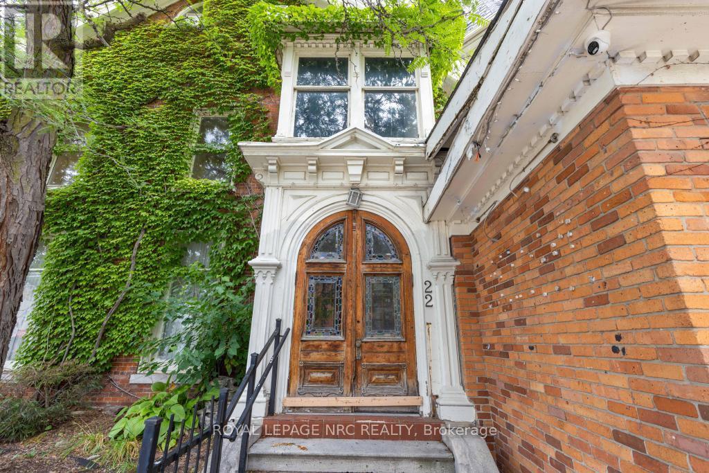 












22 ACADEMY STREET

,
St. Catharines,




Ontario
L2R4Z6

