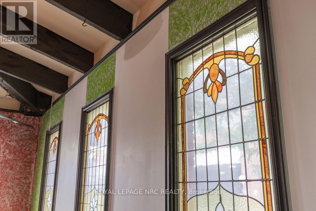 












22 ACADEMY STREET

,
St. Catharines,




Ontario
L2R4Z6

